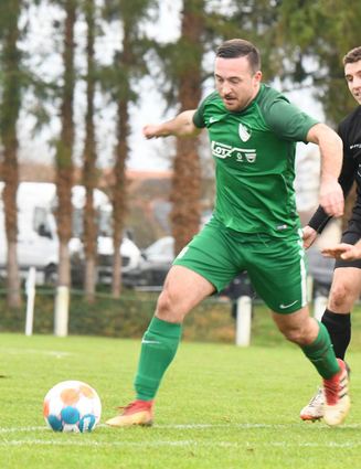 Die Meisterschaft hat der VfR Fehlheim schon, nun strebt er weitere Ziele an. Max Schwerdt könnte sich noch in der Liga-Torschützenliste verbessern.