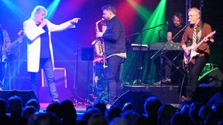 Johnny Logan im Musiktheater Rex: Der Sänger präsentierte am Freitagabend mit seiner Band ein stimmiges Gesamtpaket.