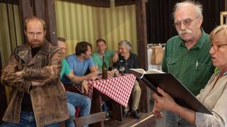 Probenarbeit in Lorsch – im Bild zu Zuckmayers „fröhlichem Weinberg“: Die Heppenheimer Festspiele beginnen in knapp sechs Wochen.