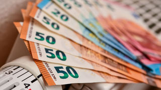 Mit den richtigen Verhaltensänderungen können die Verbraucherinnen und Verbraucher nicht nur Energie, sondern auch Geld sparen.