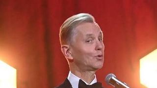 Unverkennbar Max Raabe, hier auf einer Archivaufnahme.