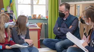 Viele Teilnehmer-Klassen von „Klasse Kids“ nutzten – wie die 4 b der Zwingenberger Grundschule – die Gelegenheit und luden sich BA-Redakteur Michael Ränker zum Gespräch ein.