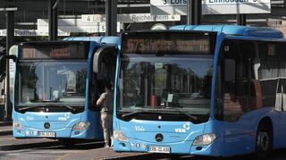 Durch das 9-Euro-Ticket haben die öffentlichen Verkehrsmittel im Juni einen Zuwachs an Nutzern erlebt.