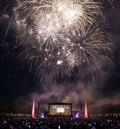 Buchstäblich Feuerwerksmusik gab’s bei „Schloss in Flammen“ in Schwetzingen.