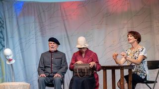 Das PiPaPo-Ensemble präsentierte am Samstagabend auf der Sommerbühne am Wambolter Hof in Bensheim eine erstklassige Loriot-Revue – vor 80 begeisterten Zuschauern.
