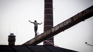 „Hang Out“ heißt die Audio-Walk-Performance der Künstlerin Eliska Brtnická.