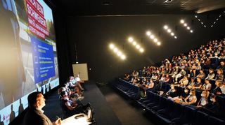 Im Rahmen der Präventionskampagne „Brich Dein Schweigen“ sahen im Bensheimer Luxor-Kino rund 300 Schüler den Film „Gefangen mim Netz“. Im Anschluss wurden von Experten Fragen zum Thema sexueller Missbrauch im Internet beantwortet.