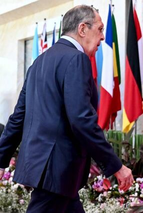 Außenminister Sergej Lawrow verlässt das G20-Treffen.