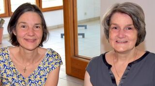 Die psychosoziale Fachkraft („Paula“) Christina Adler-Schäfer (l.) und evangelische Vakanzpfarrerin Beatrice Northe stellten sich beim ökumenischen Seniorenkreis vor.