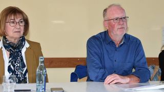 Der geschäftsführende Vorstand der Ökumenischen Flüchtlingshilfe Lorsch: (v.l.) Vorsitzende Margot Müller, Kassenwart Eberhard Kabisch und Schriftführerin Angela Volk.