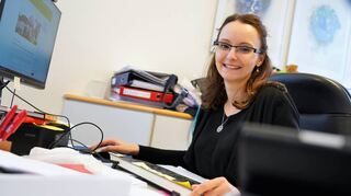 Nadide Sen-Clausen ist die neue Rektorin der Schlossbergschule in Auerbach. Sie löste Christian Zimmermann ab, der in den Ruhestand ging.