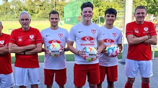 Nur wenige, dafür aber sehr namhafte Neuzugänge kann die Tvgg Lorsch präsentieren. Das Bild zeigt von links Ralf Massoth (Spielausschuss), Manfred Engelhardt (Torwart-trainer), Dennis Meissner, Nik Nonnemann, Benedikt Hartnagel und Martin Weinbach (Trainer).