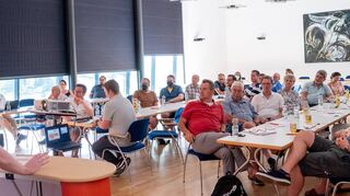 Bei der Mitgliederversammlung informierte die CDU über den Sachstand zu geplanten Millionenprojekten wie etwa der Sporthalle und kündigte Aktivitäten wie die Sommertour und das Sommerfest an. Fraktionschef Ferdinand Koob (am Rednerpult) berichtete über die Arbeit in den Ausschüssen und der Stadtverordnetenversammlung.