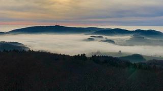 Vom Kaiserturm auf der zu Gadernheim gehörenden Neunkircher Höhe in Gadernheim bietet sich ein schöner Fernblick bis auf die Pfälzer Berglandschaft.