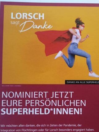 Flyer, um „Helden“ zu nominieren, liegen in Geschäften aus.