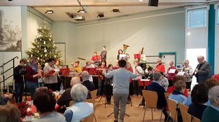 Im Winter 2018 trat die jungen und älteren Musiker gemeinsam bei der Weihnachtsfeier der Arbeiterwohlfahrt Auerbacher auf.
