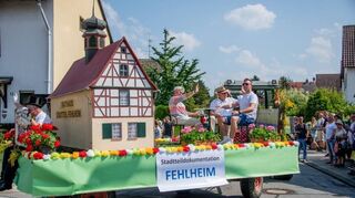 In Fehlheim wird vom 27. bis 29. August wieder Kerb gefeiert – inklusive eines Umzugs durch den Ort. Unser Bild zeigt die Parade aus dem Jahr 2019.