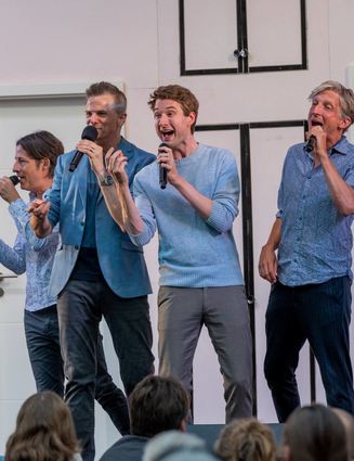 A-cappella-Gesang der Spitzenklasse präsentierte das Kölner Quartett „Basta“ am Montag auf der Bühne der Heppenheimer Festspiele im Amtshof.