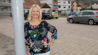 Kerstin Fuhrmann wünscht sich ein Konzept für den Parkhof. Autos sollen aber nicht komplett verschwinden.