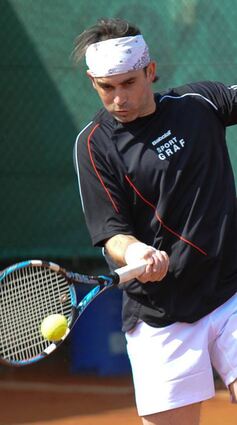 Welche sportliche Herausforderung meisterte der Lorscher Oliver Maiberger außer seinen Erfolgen auf dem Tennisplatz?