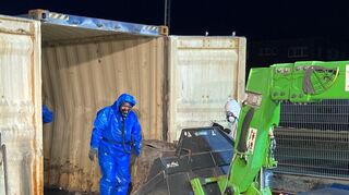 Die Bergung des Containers am Mittwoch.