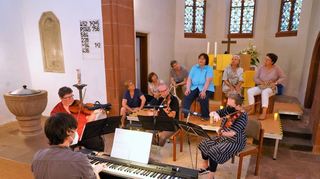 Gospelsänger und Streicher probten in der Auerbacher Bergkirche für die Aufführung des Musiktheaters „Ruth“.