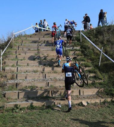 Die Treppe im Bikepark ist eine der größten Herausforderungen bei den Crossrennen rund um den Bensheimer Sportpark West.