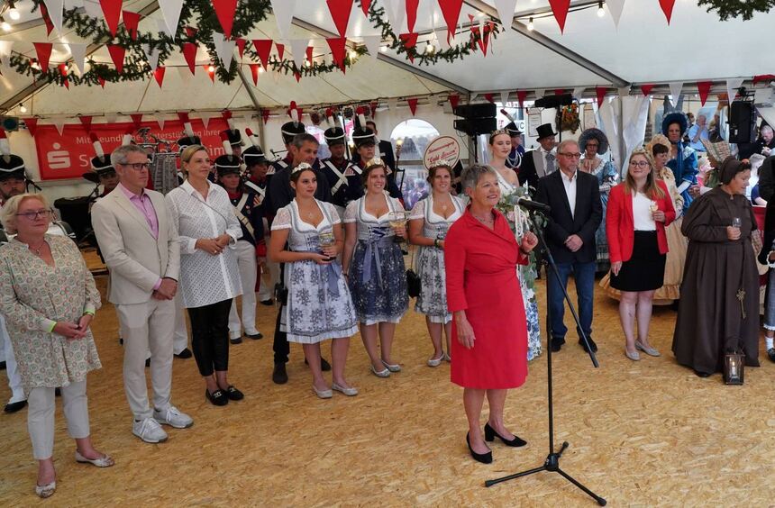 Das Bergsträßer Winzerfest in Bensheim ist eröffnet