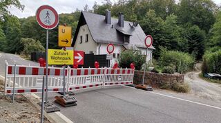 Kein Durchkommen gibt es derzeit werktags zwischen 8.30 und 17.30 Uhr ab dem Forsthaus zwischen Unter- und Ober-Hambach. Besucher und Bewohner des Wohnparks sowie alle Ober-Hambacher können in dieser Zeit jedoch den benachbarten Forstweg nutzen.