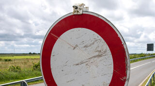 Durchfahrt verboten.