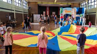Mehr Platz als in ihren Kita-Turnräumen hatten gestern die Lorscher Kindergartenkinder, die am ersten Tag des Kita-Sports teilnahmen. In der Nibelungenhalle gab es viele besondere Bewegungsangebote.