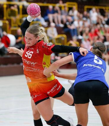 Dionne Visser (Bild, hier beim Dentsply-Sirona-Cup im August) ist nach der Verletzung von Isabell Hurst aktuell die einzige „echte“ Kreisläuferin im Flames-Kader.