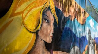 Ein gelungenes Beispiel fürs legale Sprayen ist aus Sicht der Ausschussmitglieder die Boulderwand am Jugendzentrum „Oase“.