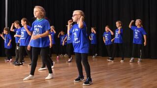 Die TVE-Kindertanzgruppe unter der Leitung von Andzelika Sobzyk und Aylin Karadeniz erfreute die Gäste mit einer Darbietung zum Song „Wellerman“.