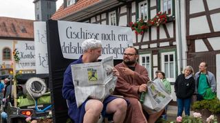 Die Schlierbacher Kerb ist für ihre aufwendigen Motivwagen im Kerwezug bekannt.