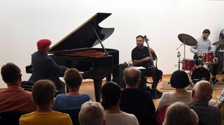 Zum zweiten Mal in diesem Monat ist am Freitag (30.) Musik aus Armenien in Lorsch zu hören. Zum Tag des offenen Denkmals Mitte September begeisterte (Bild) das Vahagn Hayrapetyan Trio aus Eriwan Zuhörer im Paul-Schnitzer-Saal.