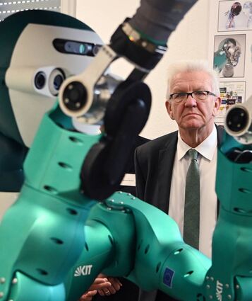 Ministerpräsident Winfried Kretschmann will sich in den USA über Künstliche Intelligenz und Cybersicherheit informieren.