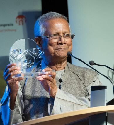Muhammad Yunus wurde im Bensheimer Musiktheater Rex der Karl-Kübel-Preis verliehen.
