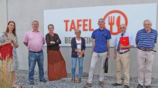 Mitglieder der Bensheimer SPD-Fraktion besuchten die Bensheimer Tafel. Deren Vorsitzende Mariette Rettig (Mitte) schilderte die aktuelle Situation.