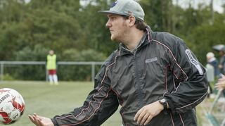 Ein Sieg in Fürth ist für Hüttenfelds Trainer Christian Schmitt Pflicht. Bei der SGH drückt vor allem in der Offensive der Schuh.