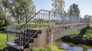 Nach Auffassung der Freie Wähler-Kreistagsfraktion sollte sich auch der Kreis an den Kosten für einen Ersatzneubau der maroden Heldenbrücke beteiligen.