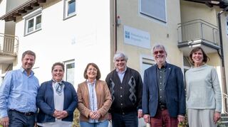 1500 Euro für die drei Tafeln des Diakonischen Werks Bergstraße konnte dessen Leiter Tobias Lauer (links) jetzt entgegennehmen. Die Spende kommt vom Evangelischen Dekanat Bergstraße.