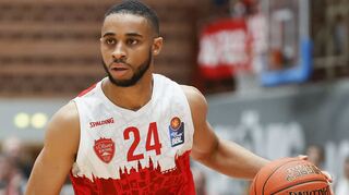 Cameron Hunt stellte im bislang letzten Heimspiel gegen die EWE Baskets Oldenburg mit einem Korbleger in der letzten Sekunde den Würzburger Sieg sicher. Bild: Heiko Becker