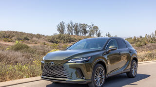 mid Groß-Gerau - Lexus präsentiert die fünfte Generation des RX SUV.
