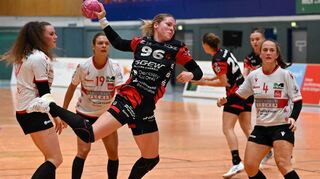 Dionne Visser spielte einen starken Part am Kreis beim Auswärtssieg der Flames im DHB-Pokal in Solingen; für die nächste Liga-Aufgabe am Sonntag in Oldenburg wird aber eine Steigerung nötig sein.