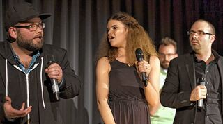 <p>Das Speakeasy Poetry Ensemble bei seinem Auftritt in Heidelberg.</p>