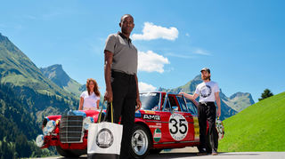 mid Groß-Gerau - Abgestimmt auf den legendären 300 SEL AMG 6,8 mit dem Spitznamen: "Rote Sau": die Heritage-Collection mit Shirts, Taschen und Accessoires.