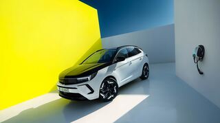 mid Groß-Gerau - Der neue Opel Grandland GSe wird als Hochleistungs-Hybrid-SUV im C-Segment vorfahren.
