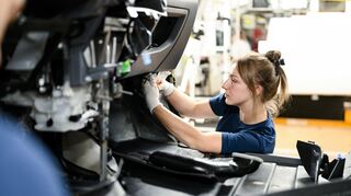 mid Groß-Gerau - Die Flexibilität des Produktionssystems im Stellantis Werk in Hordain ermöglicht die Vereinigung von drei Antriebsarten.