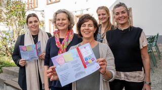 Das Zuverdienstprojekt des Caritasverbandes in Bensheim wird vorerst von der Destag-Stiftung finanziert. Unser Bild zeigt (v.l.) Projektbetreuerin Julia Ulrich, Ingrid Buchmann (Destag-Stiftung), Caritasdirektorin Stefanie Rhein, Projektbetreuerin Lisa Krastel und Monika Horneff, Leiterin des gemeindepsychiatrischen Zentrums für Lampertheim und Viernheim.